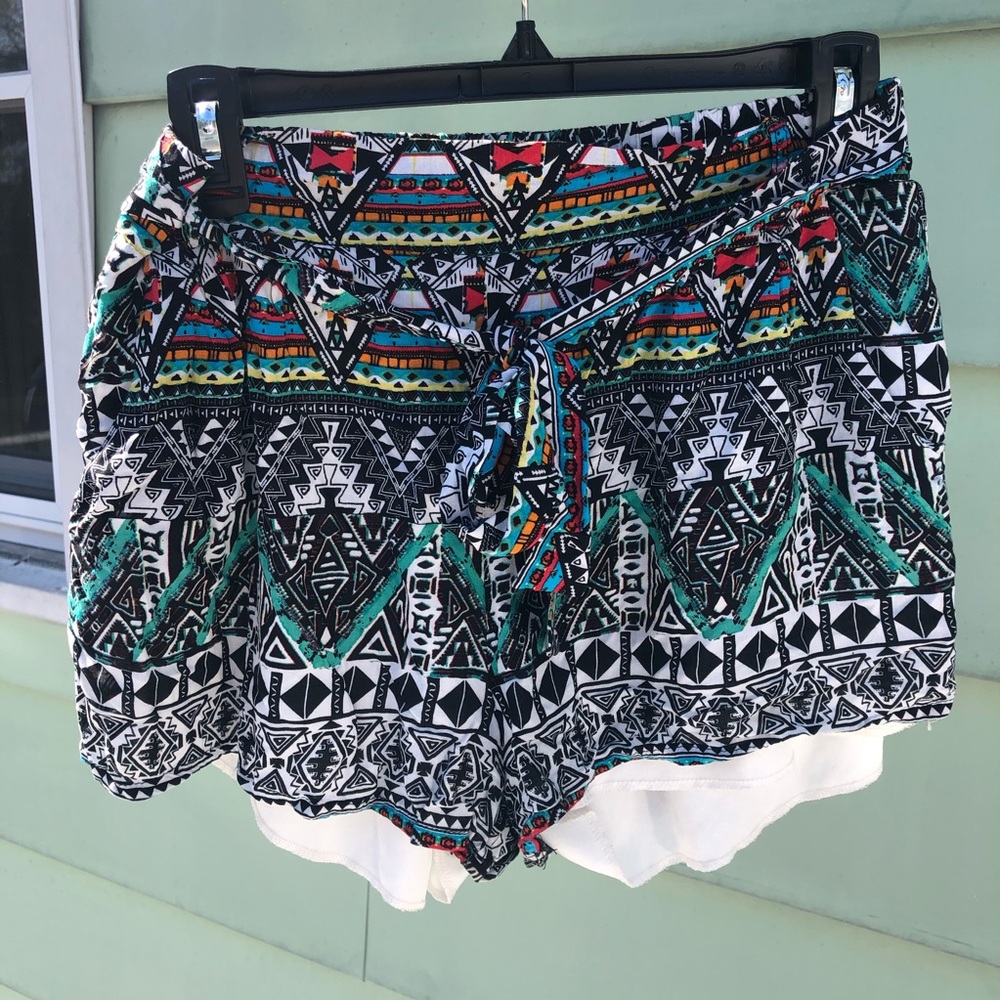 Multicolor stretch shorts